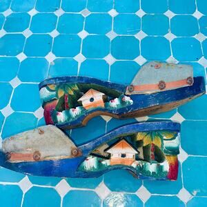 VTG '40s CARVED PAINTED WOOD SLIDES SANDALS